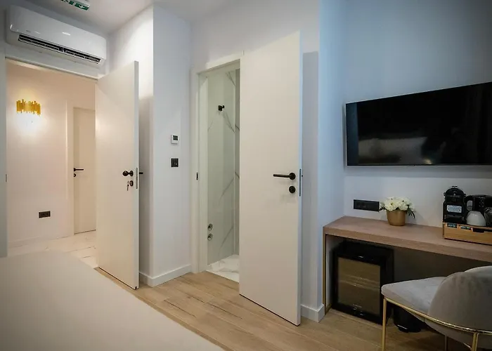 Amelie Luxury 1 Pensionat 4*