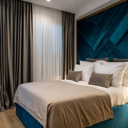 Amelie Luxury 1