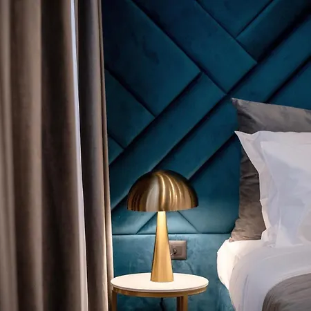 Amelie Luxury 1